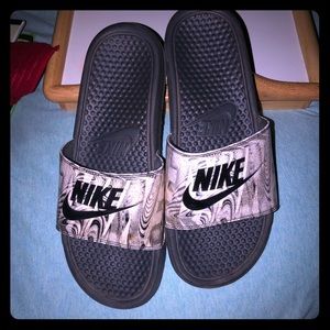 Nike Slides/ Nike slip on sandals